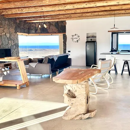 Casita Tahona Con Vistas De Infarto Al Mar Y Volcanes Con Absoluta Privacidad