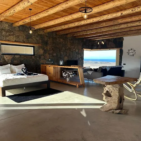 Casita Tahona Con Vistas De Infarto Al Mar Y Volcanes Con Absoluta Privacidad بيت للعطل *