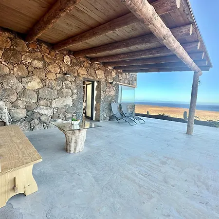 Casita Tahona Con Vistas De Infarto Al Mar Y Volcanes Con Absoluta Privacidad
